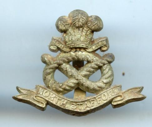 North Staffordshire Regiment WW2 Bakelite Economy Cap Badge