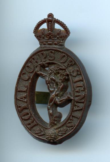 Royal Corps of Signals WW2 Bakelite Cap Badge