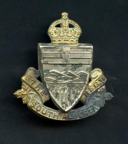 The South Alberta Regiment  Canadian Cap Badge