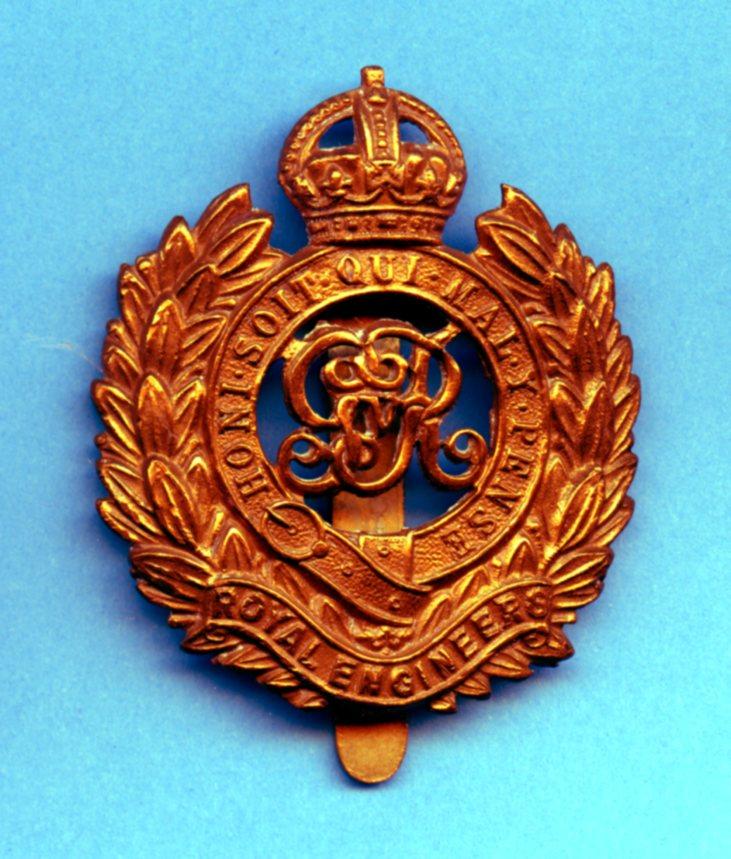 Royal Engineers  WW1 George V  Cap Badge