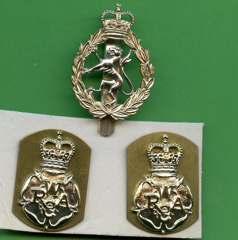 Womans Royal Army Corps WRAC Cap Badge & Collar Badges Set