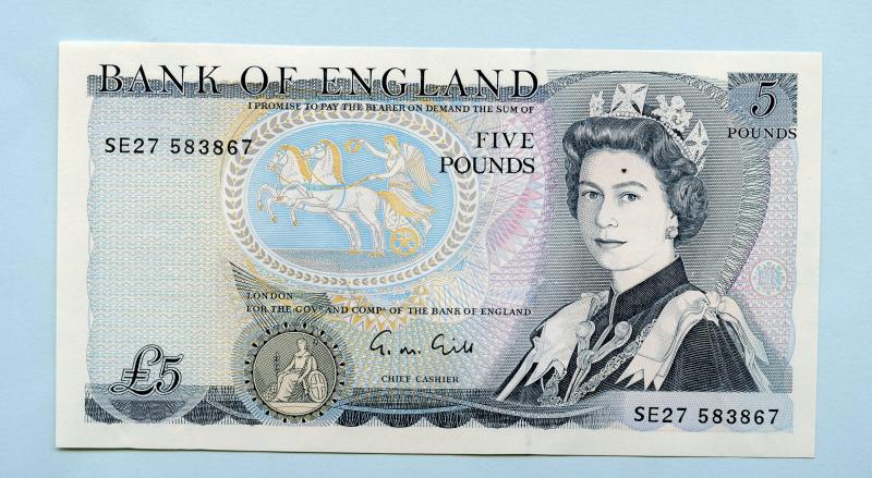 Bank of England £5 Five Pounds Notes   Signatory G.M.Gill March 1988 Serials SE27