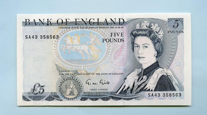 Bank of England £5 Five Pounds Notes  Signatory G.M.Gill March 1988 Serials SA43