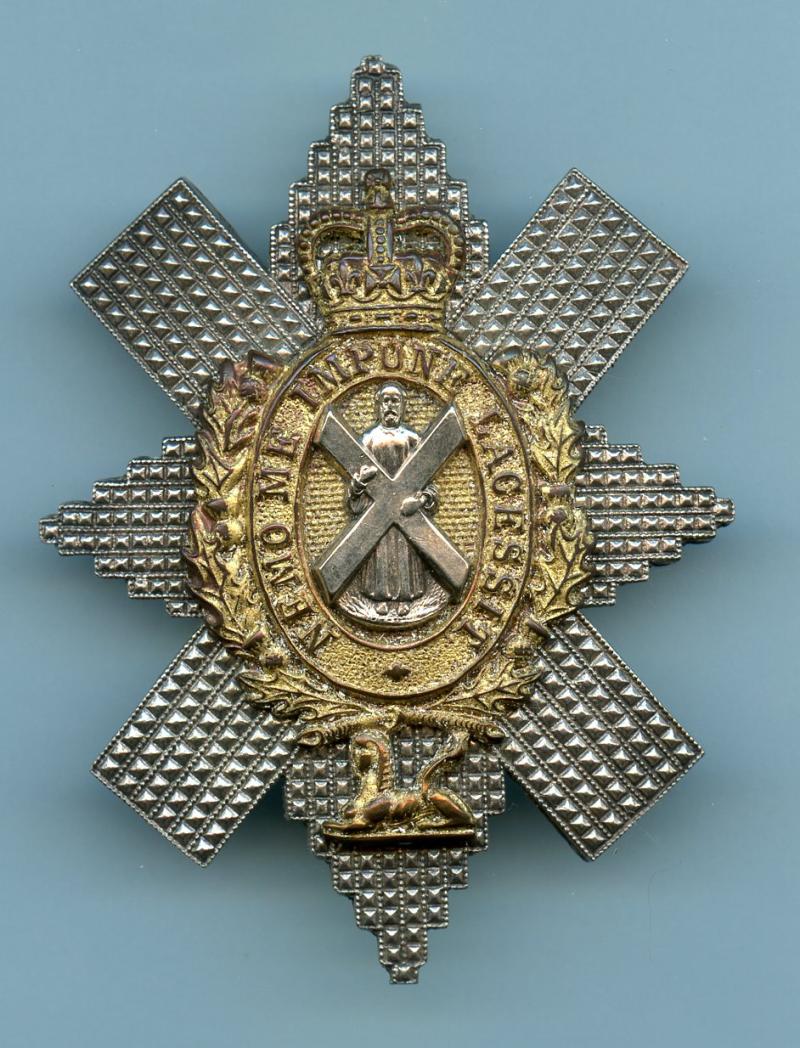 Royal Highlanders The Black Watch  Officers  Queens Crown Cap Badge