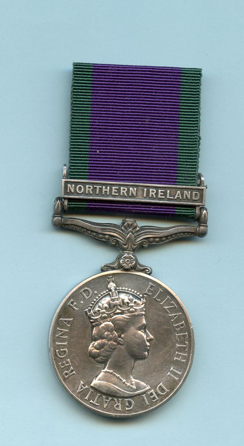 Campaign Service Medal 1962  Northern Ireland : Pte, Queens Regiment