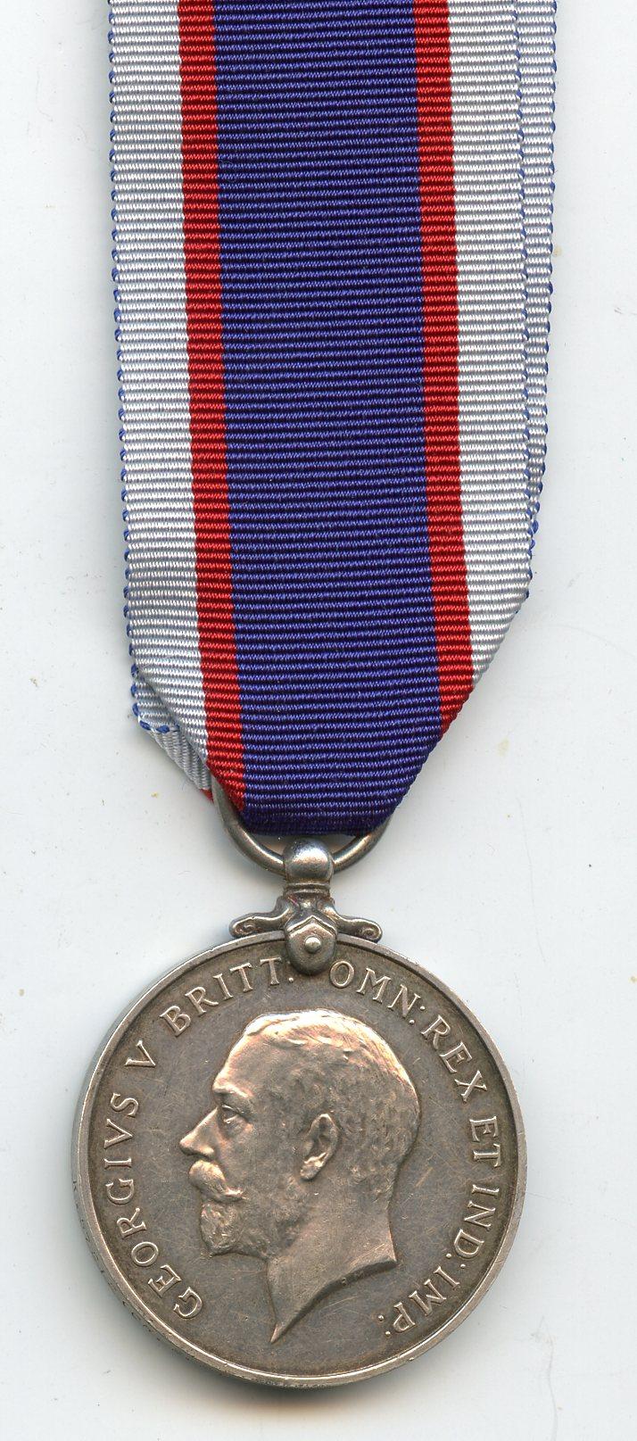 Royal Fleet Reserve Long Service Medal To Mechanic Harry Victor Parsons, R.F.R.