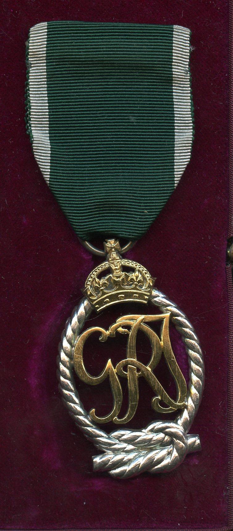 Royal Naval Reserve Decoration   WW2 Dated 1944