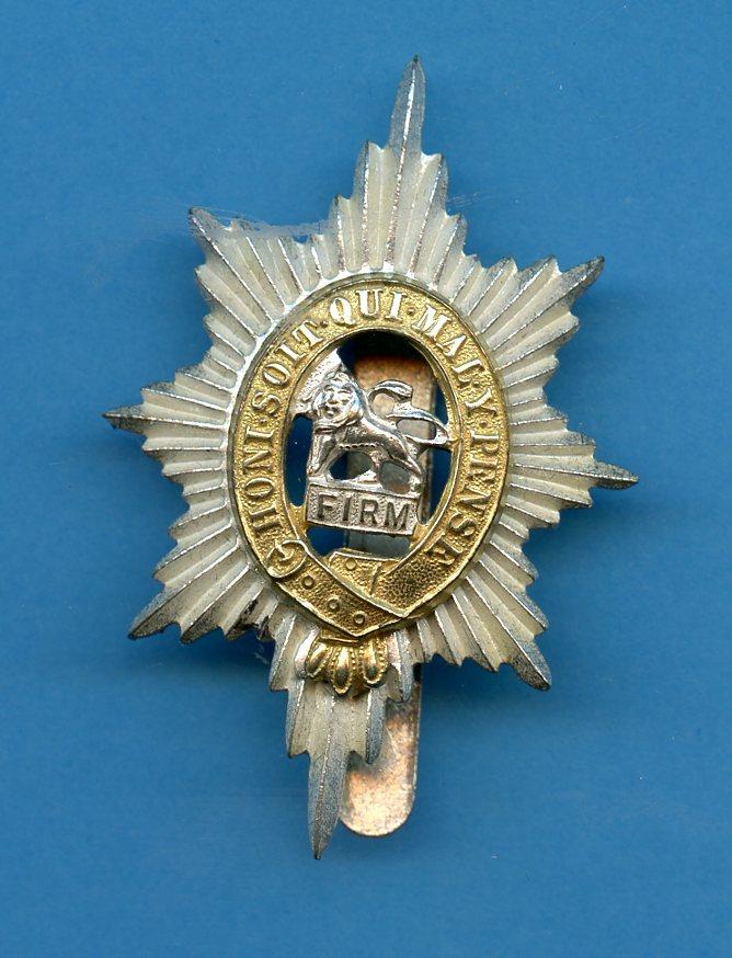 Worcestershire Regiment Officers Gilt Cap Badge