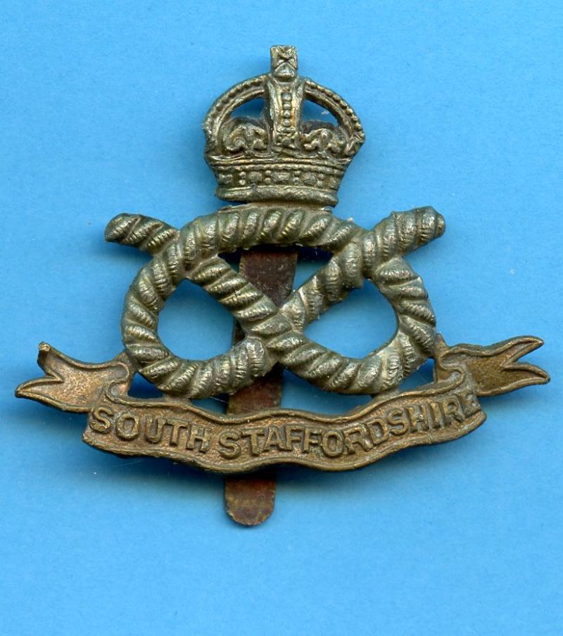 South Staffordshire Regiment  Kings Crown Cap Badge