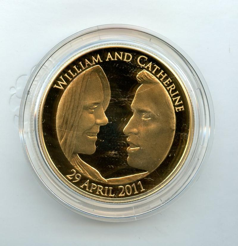 UK 2011  Royal Wedding - William and Kate  £5 Five Pound  Gold Plated Silver  Proof Coin