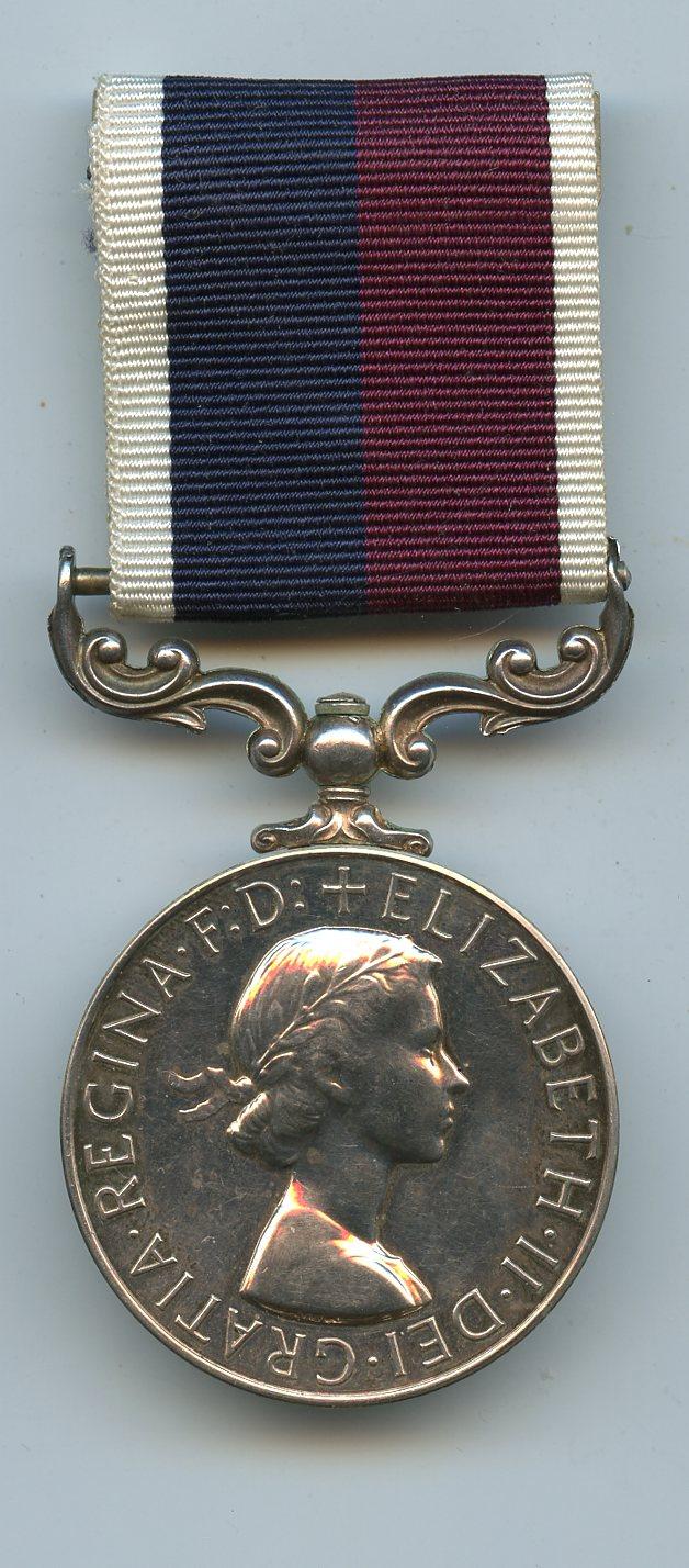 RAF Long Service Medal To Sgt R Cutting, RAF ( Female Reciepent)