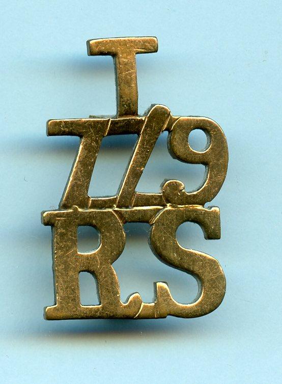 WW1 7/9th Territorial Battalion Royal Scots (T/7/9 R.S.)  Brass Shoulder Title Badge