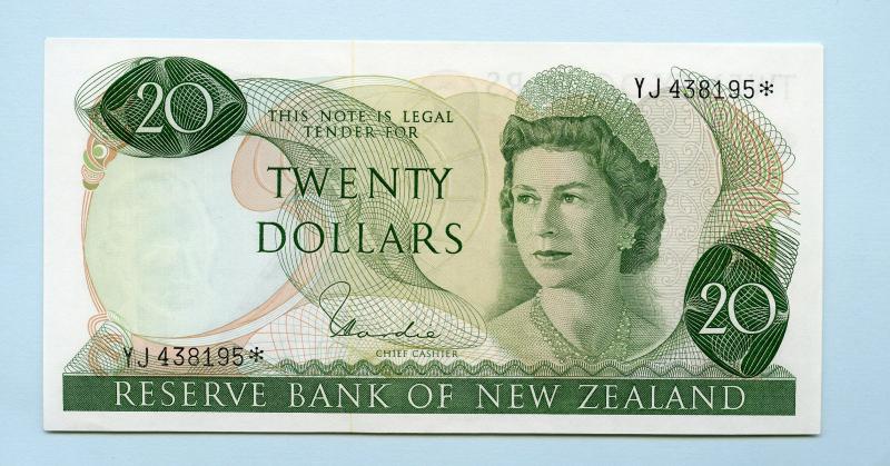 New Zealand Uncirculated Twenty Dollars $20 Banknote 1967-77 Replacement Star YJ Prefix