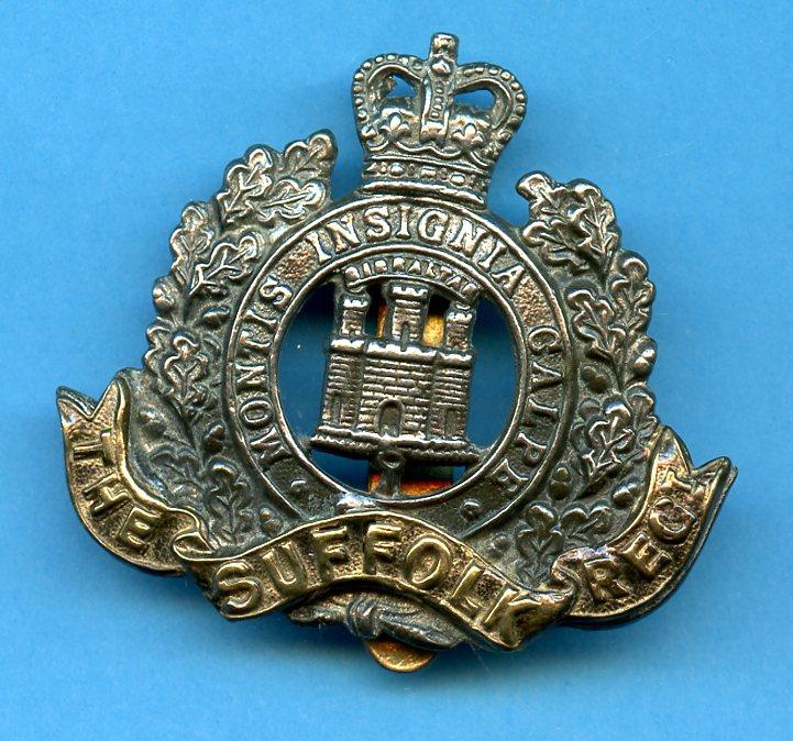 The Suffolk Regiment  Queens Crown  Cap Badge