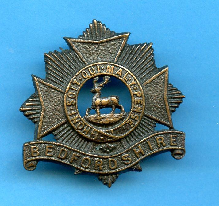 Bedfordshire Regiment 1898-1924 Bronze Metal Service Dress Cap Badge