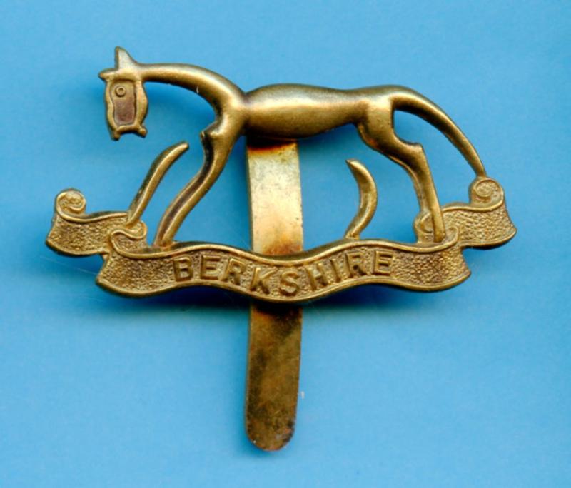 Berkshire Yeomanry  Brass Cap Badge