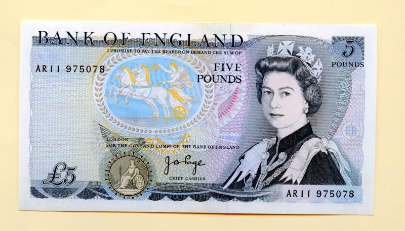 Bank of England  £5 Five Pounds Notes  Date  August  1973  Signatory J B Page Serials AR 11