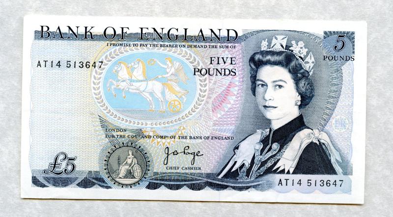 Bank of England £5 Five Pounds Notes Date August 1973 Signatory J B Page Serial AT 14 513647