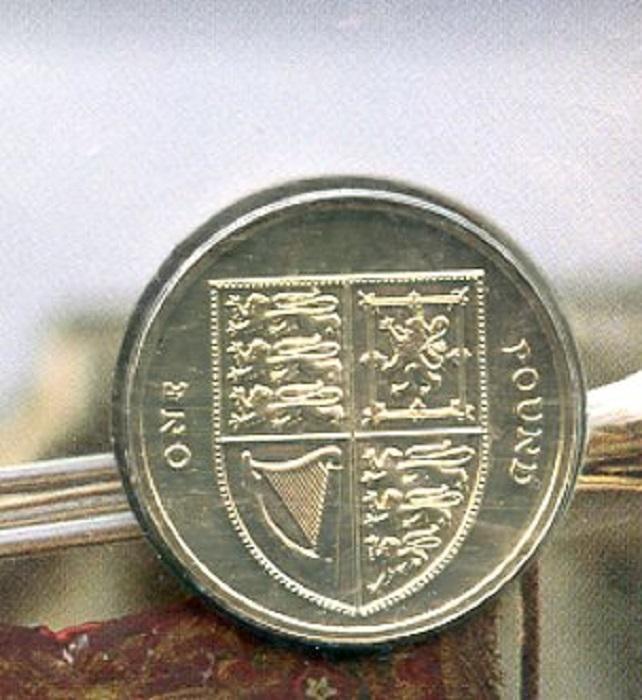 UK 2009 Shield of the Royal Arms Uncirculated £1 Coin